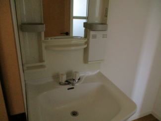 忙しい朝には欠かせない洗面所です