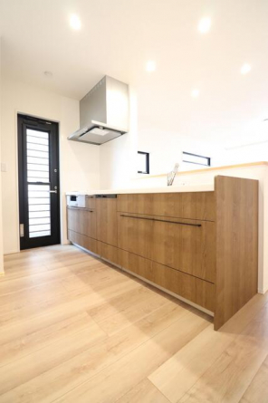 リビングに繋がる和室は、思い切りお子様が遊べるキッズスペース