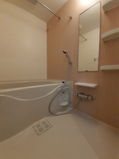 ゆったり過ごせるお風呂です