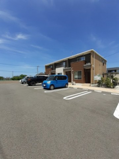 駐車場があるので、車を買う予定の方も安心です