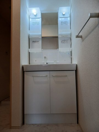 コンパクトで使いやすい洗面所
