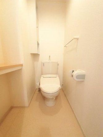 コンパクトで使いやすいトイレです