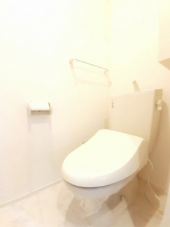 清潔感のあるトイレです