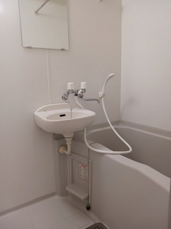 コンパクトで使いやすいお風呂です