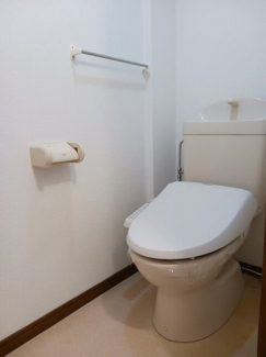 シンプルで使いやすいトイレです