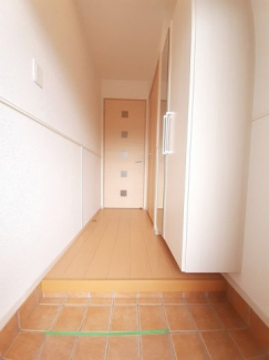 落ち着いた玄関です