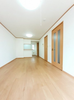 内装は落ち着いています