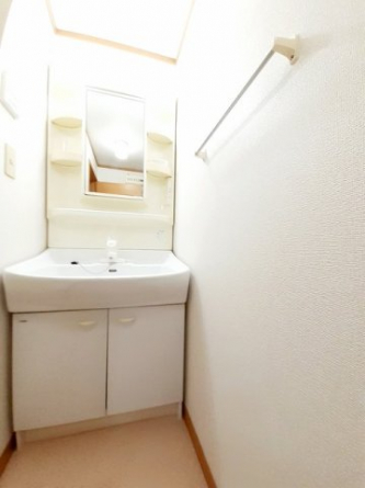 明るい洗面所です