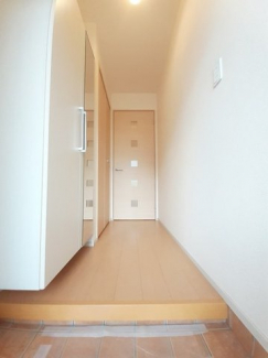 シンプルで使いやすい玄関です
