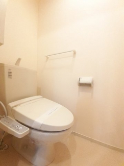 ゆったりとした空間のトイレです