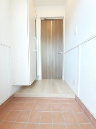 毎日通る玄関はこちらです