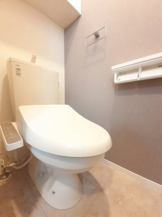 ゆったりとした空間のトイレです