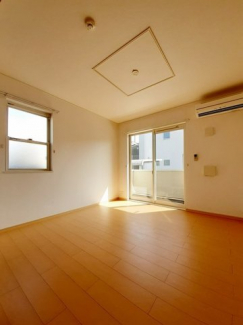 内装は落ち着いています