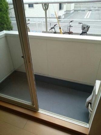 お洗濯にも便利なバルコニー付き