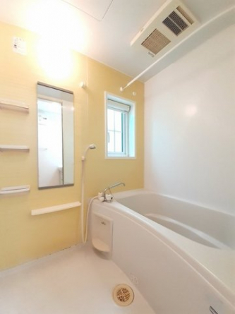 日々の疲れを癒すお風呂付です