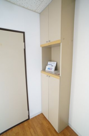 玄関にはシューズボックスもございます
参考、同建物・同間取りの号室