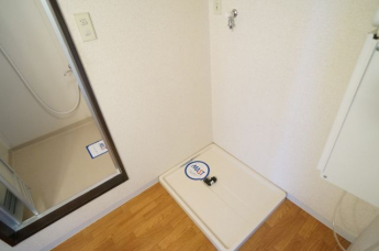 洗濯機置き場は室内ですよ！
参考、同建物・同間取りの号室