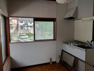 ２階洋室（約４．５帖、ミニキッチンあり）