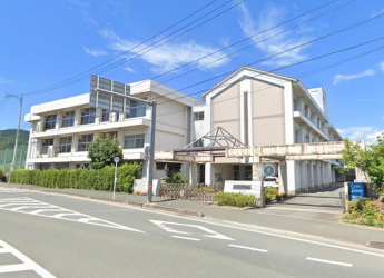 大洲市立喜多小学校まで2220m