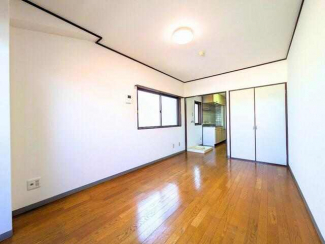 ２面採光で日当たりと風通しの良いお部屋。角部屋ならではの快適