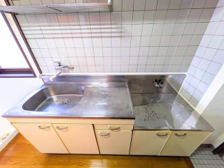 オクトワール松山土居田東館の画像
