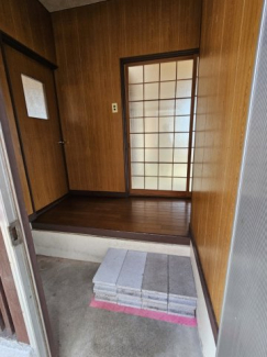 玄関を開けてもお部屋の中が見えないようになっています！