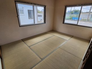 南側の和室です