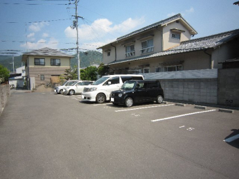【駐車場】