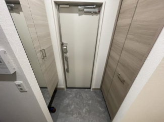 毎日通る玄関はこちらです