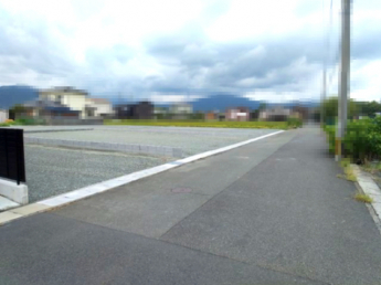 【前面道路含む現地写真】