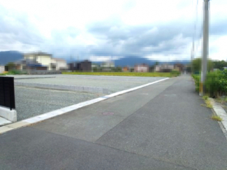 【前面道路含む現地写真】