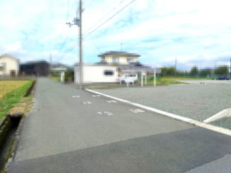 【前面道路含む現地写真】
