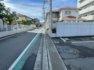 東側前面道路