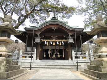 八幡神社まで404m