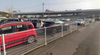 松山市枝松６丁目の駐車場の画像