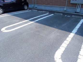 【駐車場】
