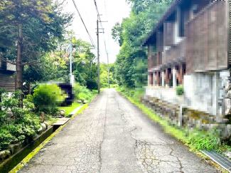 【前面道路含む現地写真】