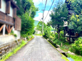 【前面道路含む現地写真】