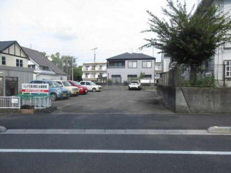 東温市横河原の駐車場の画像