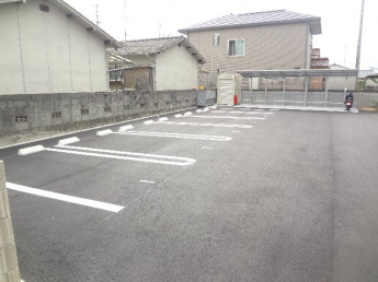 【駐車場】