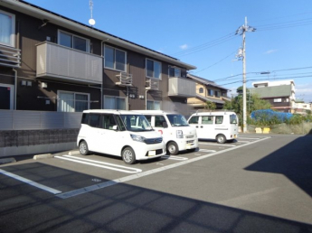 【駐車場】