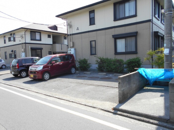 【駐車場】