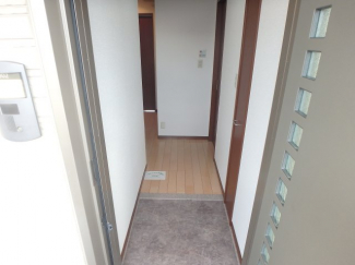 明るい玄関です