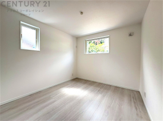 創造性や成長を促す遊びの空間を提供。学習や趣味に集中できる環境を整えます。個別のプライベートスペースは自己表現と自立心を育み、心地よい睡眠環境を整えリラックスできる場所を提供。