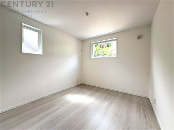 創造性や成長を促す遊びの空間を提供。学習や趣味に集中できる環境を整えます。個別のプライベートスペースは自己表現と自立心を育み、心地よい睡眠環境を整えリラックスできる場所を提供。