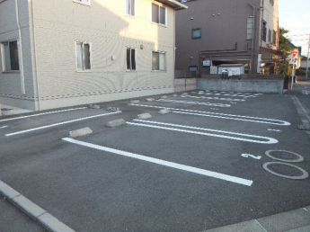 【駐車場】