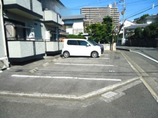 【駐車場】