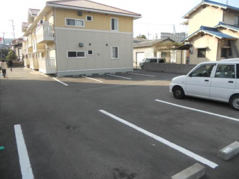 【駐車場】