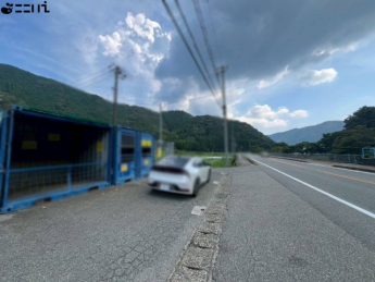 【前面道路含む現地写真】