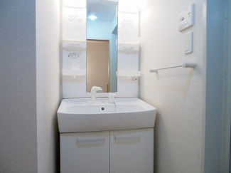コンパクトで使いやすい洗面所